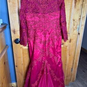 Red Beaded and sequined Evening, Mother of bride, prom dress. never worn.